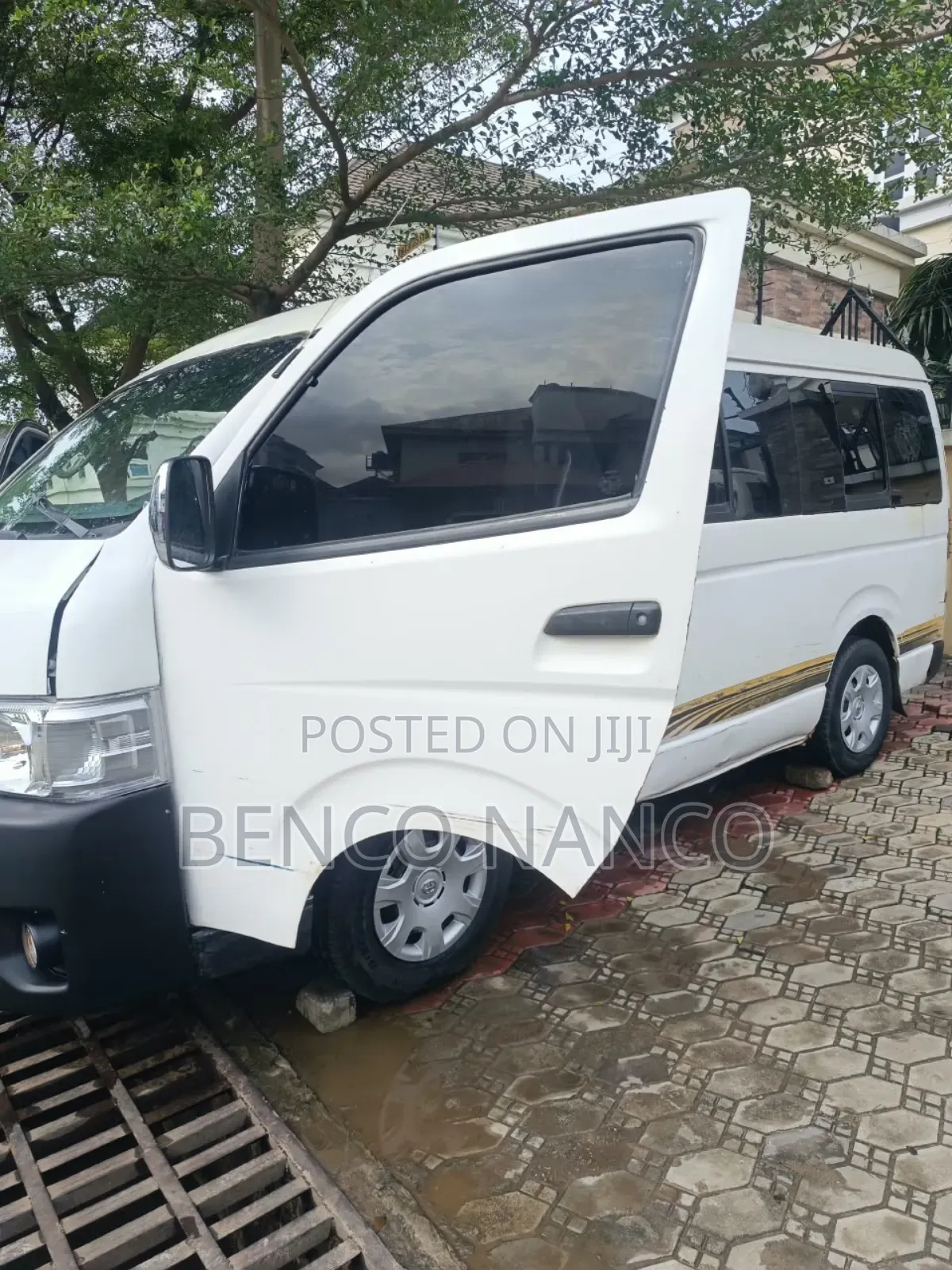 Toyota HiAce 2015 White