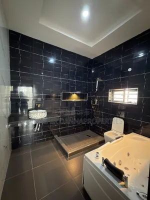 5bdrm Duplex in Enugu for sale