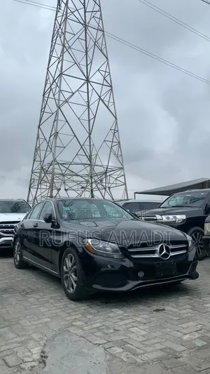 Mercedes-Benz C300 2016 Black