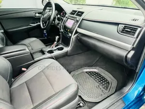 Toyota Camry SE 4dr Sedan (2.5L 4cyl 6A) 2017 Blue
