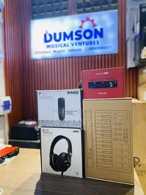 AKG P120 Studio Mic, Scarlett SoundCard, AKG Headphone, SMK25 Key