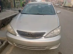 Toyota Camry LE 4dr Sedan (2.4L 4cyl 5A) 2006 Gold