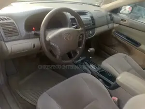 Toyota Camry LE 4dr Sedan (2.4L 4cyl 5A) 2006 Gold