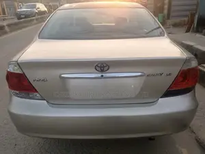 Toyota Camry LE 4dr Sedan (2.4L 4cyl 5A) 2006 Gold