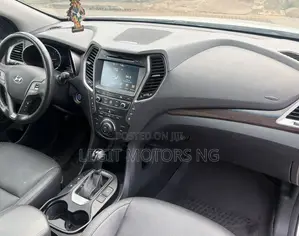Hyundai Santa Fe 2017 White