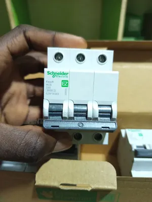 3Pole Schneider MCB Breaker Easy9 Model