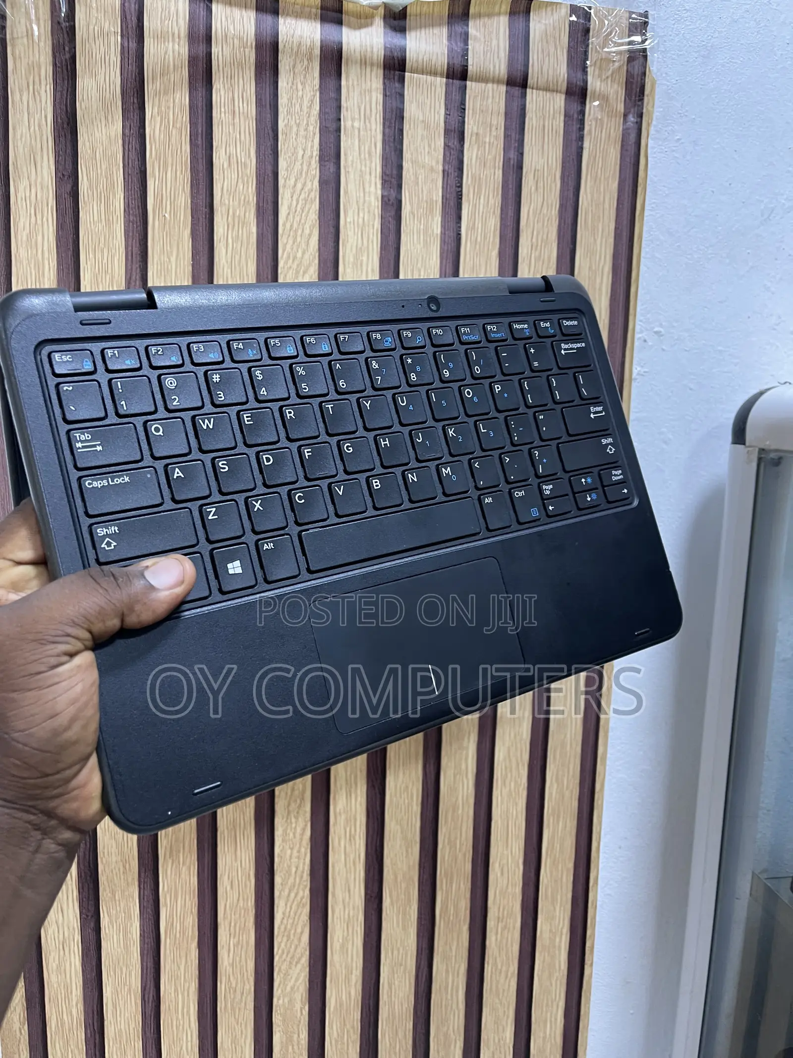 Laptop Dell Latitude 3190 2-in-1 8GB Intel Pentium SSD 128GB
