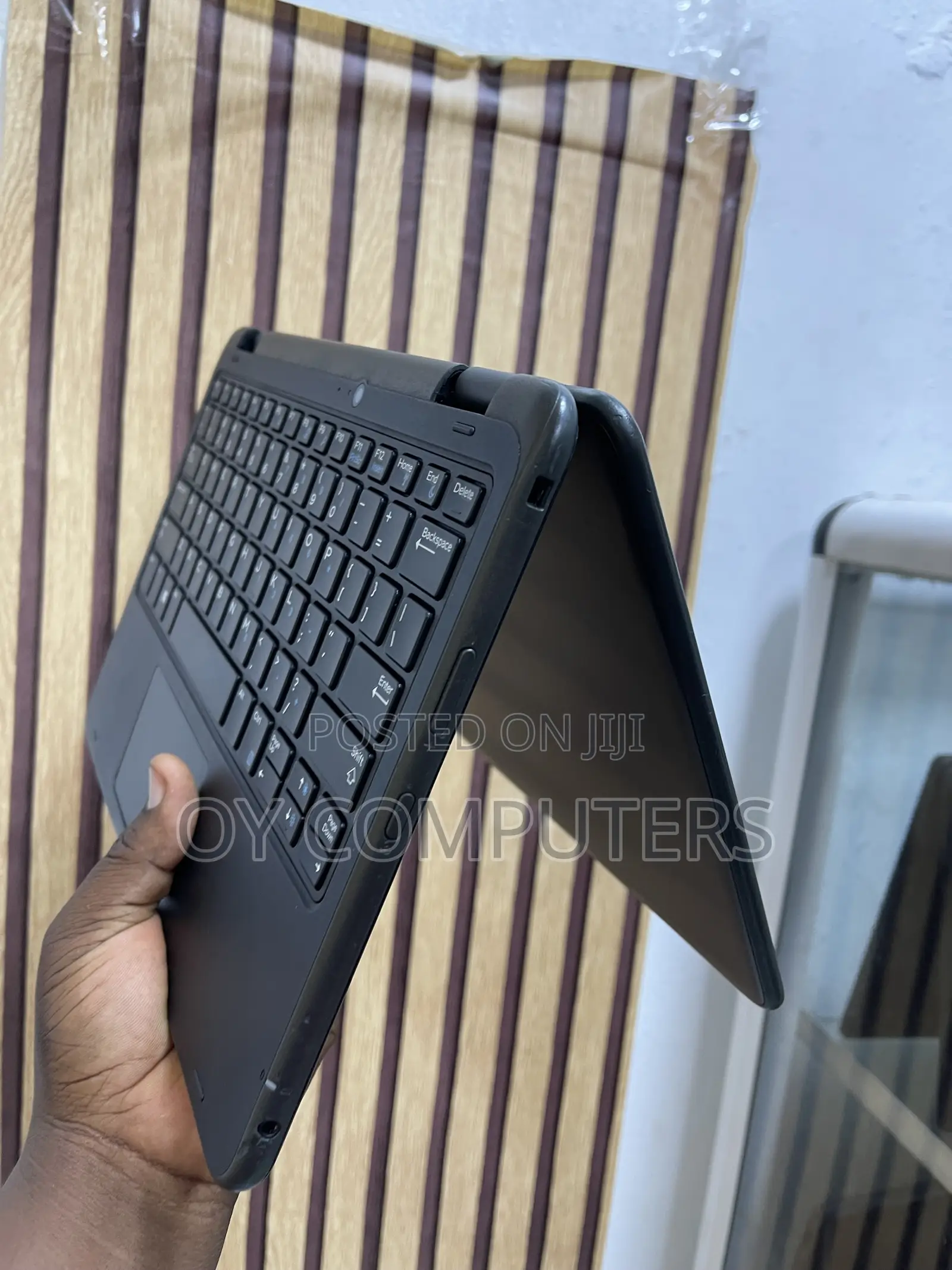 Laptop Dell Latitude 3190 2-in-1 8GB Intel Pentium SSD 128GB