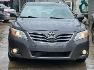 Toyota Camry XLE 4dr Sedan (2.5L 4cyl 6A) 2011 Gray
