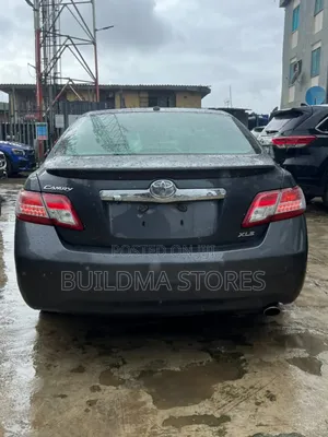 Toyota Camry XLE 4dr Sedan (2.5L 4cyl 6A) 2011 Gray
