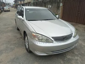 Toyota Camry 2004 Silver