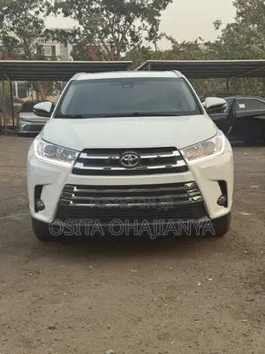 Toyota Highlander XLE 4x4 V6 (3.5L 6cyl 8A) 2018 White