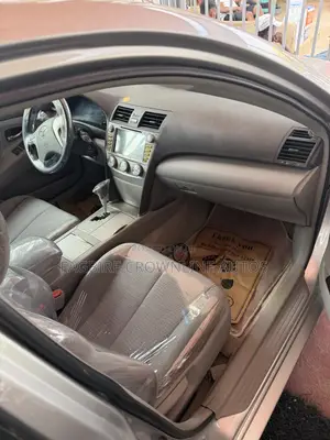 Toyota Camry LE 4dr Sedan (2.5L 4cyl 6AM) 2010 Silver