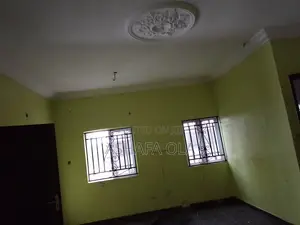 2bdrm Block of Flats in Lakowe for rent