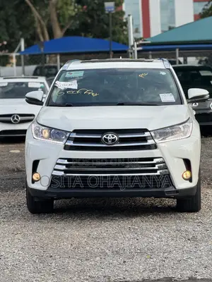 Toyota Highlander XLE V6 4x4 (3.5L 6cyl 6A) 2016 White