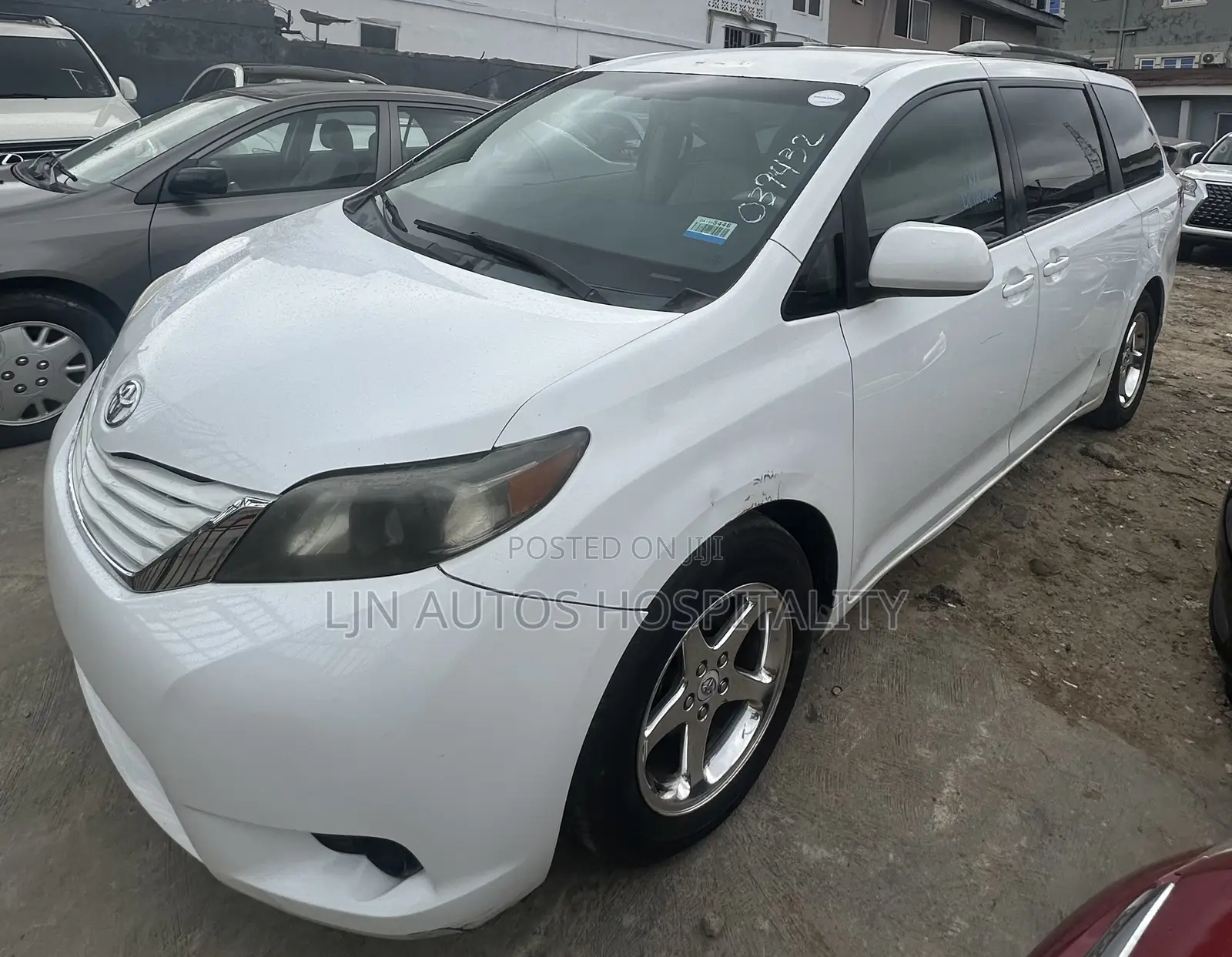 Toyota Sienna 2011 White