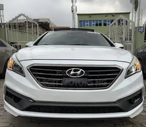 Hyundai Sonata Sport 2.0T 4dr Sedan (2.0L 4cyl Turbo 6A) 2015 White