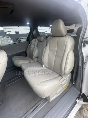 Toyota Sienna 2011 White