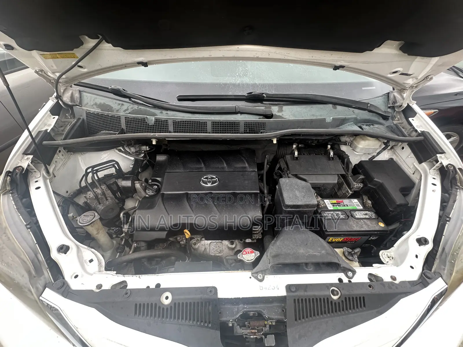 Toyota Sienna 2011 White