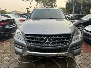 Mercedes-Benz M Class ML350 4MATIC 4dr SUV AWD (3.5L 6cyl 7A) 2015 Gray