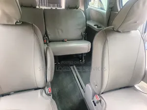 Toyota Sienna 2015 Silver