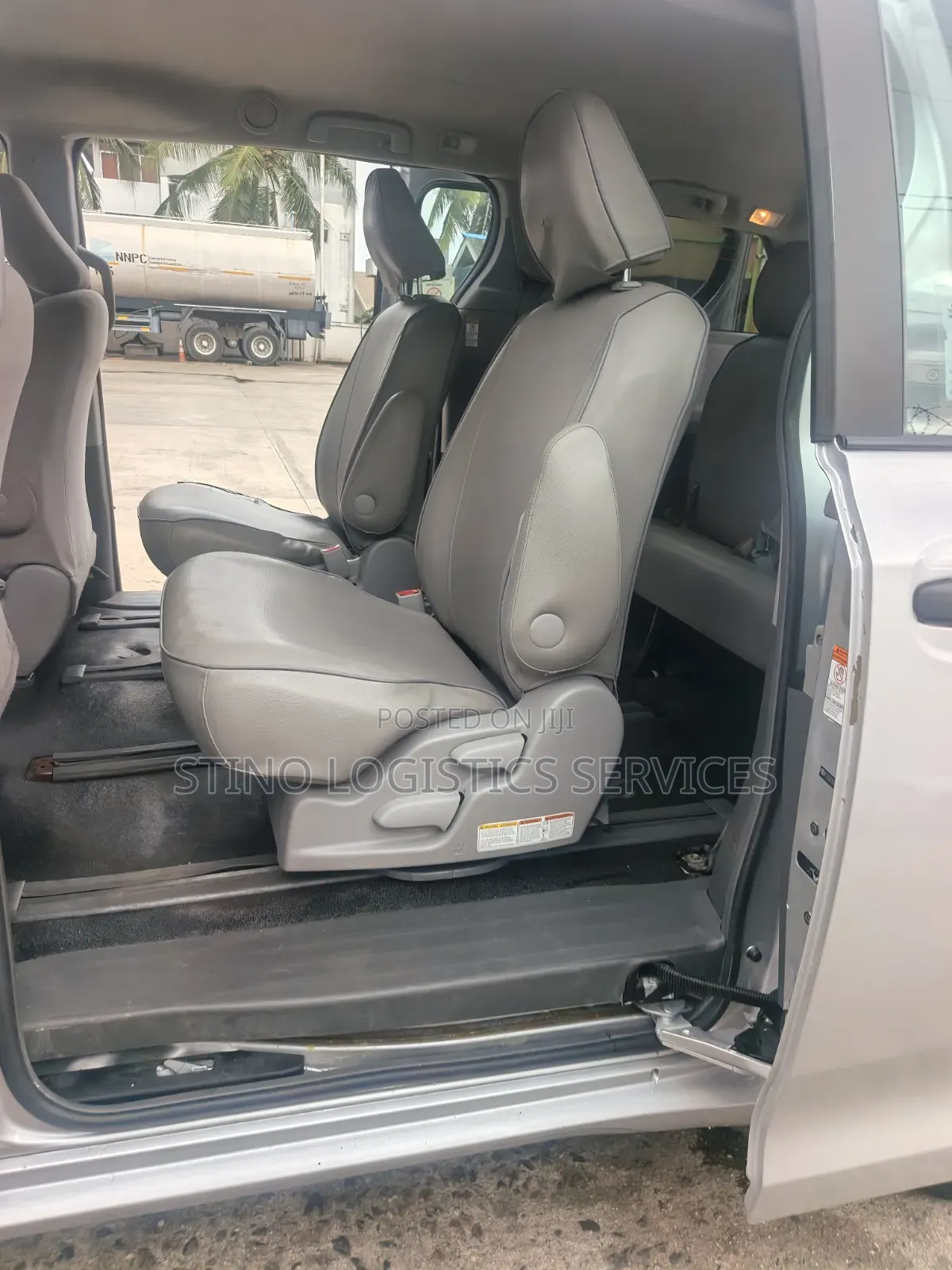 Toyota Sienna 2015 Silver