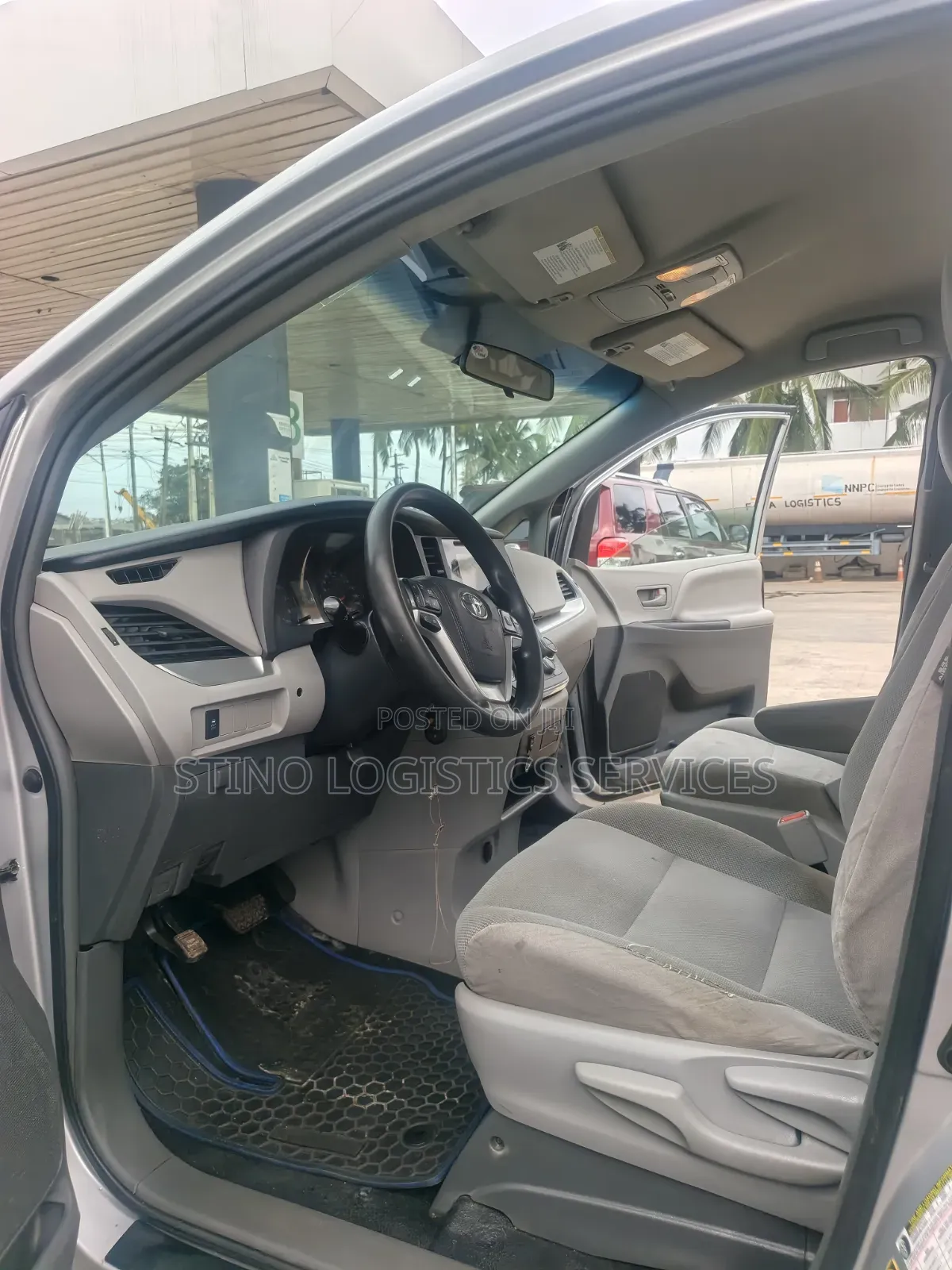 Toyota Sienna 2015 Silver