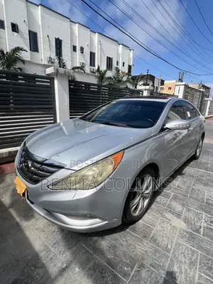 Hyundai Sonata Limited Sedan FWD (2.4L 4cyl 6A) 2012 Silver