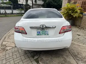 Toyota Camry LE 4dr Sedan (2.5L 4cyl 6A) 2011 White