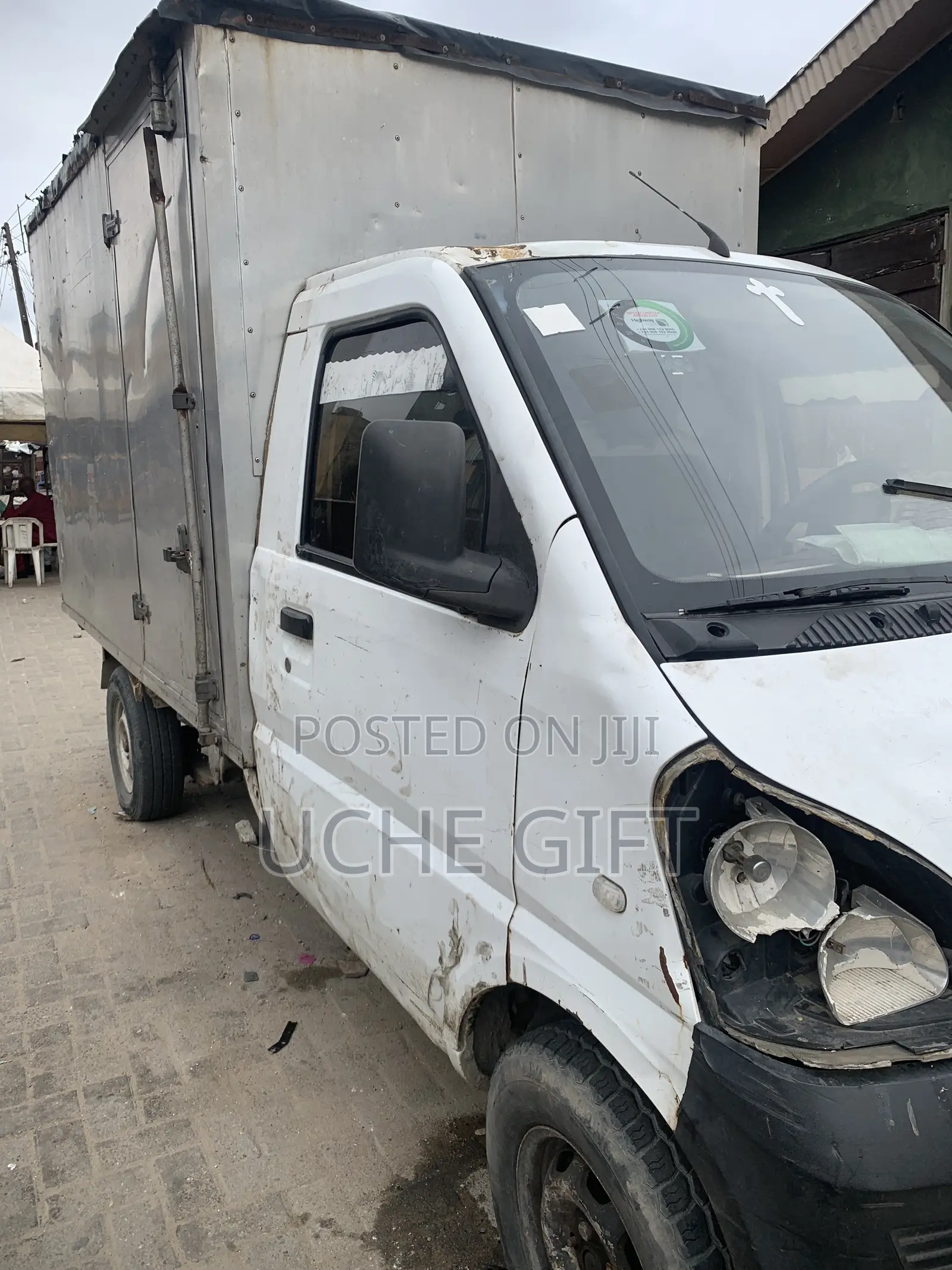 Toyota HiAce 2010 White