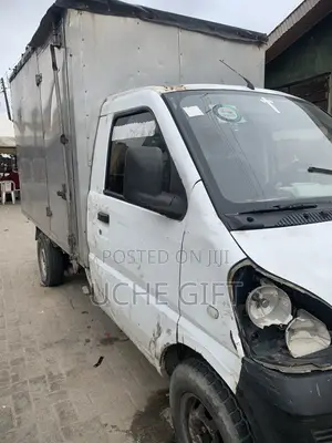 Toyota HiAce 2010 White