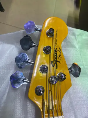 Squier Classic Vibe '70s Jazz Bass V