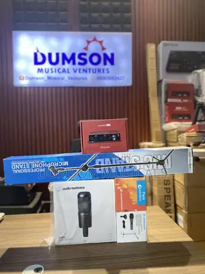 Audio-Technica At2020, Sennheiser Wired Mic, Scarlett SoundCard 2i2
