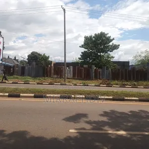 500sqm of Land With Uncomplicated Structure for Plaza for Sale