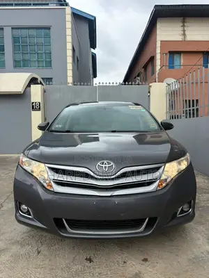 Toyota Venza XLE 4dr Wagon (2.7L 4cyl 6A) 2014 Gray