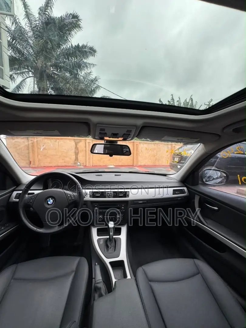 BMW 323i 2011 Black