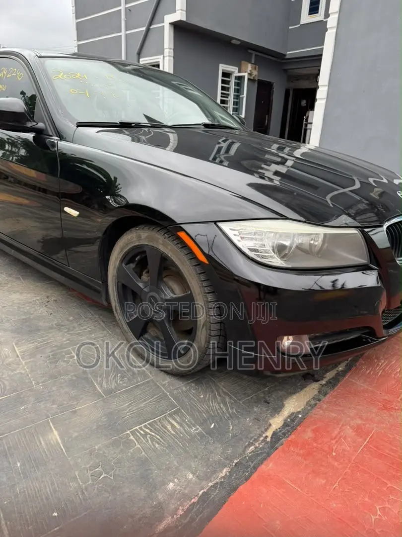 BMW 323i 2011 Black