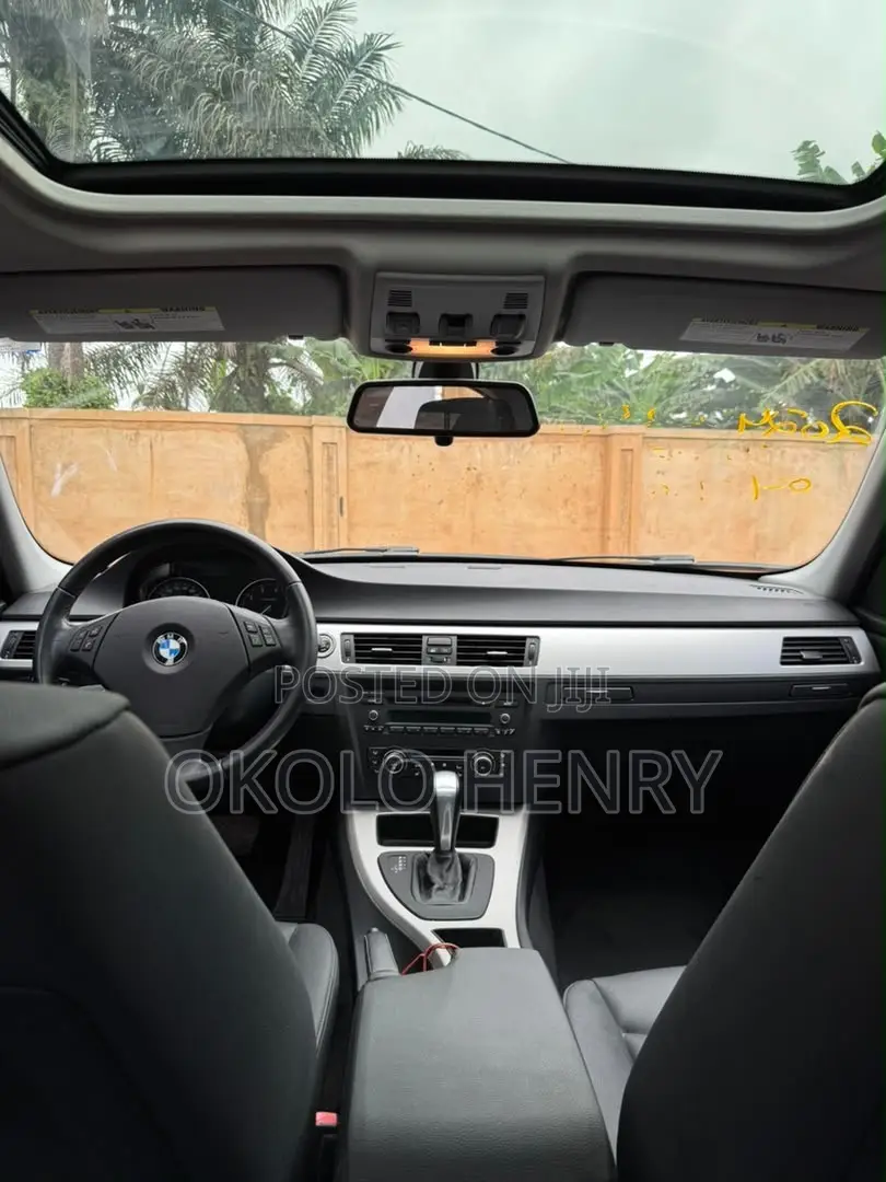 BMW 323i 2011 Black