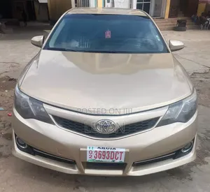 Toyota Camry 2013 Gold
