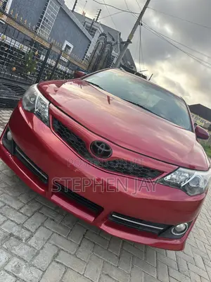 Toyota Camry SE 4dr Sedan (2.5L 4cyl 6A) 2013 Red