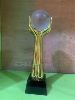 Gold Trophy Award Plaque (2hands)