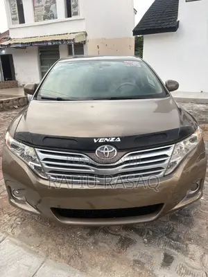Toyota Venza V6 AWD 2010 Gold