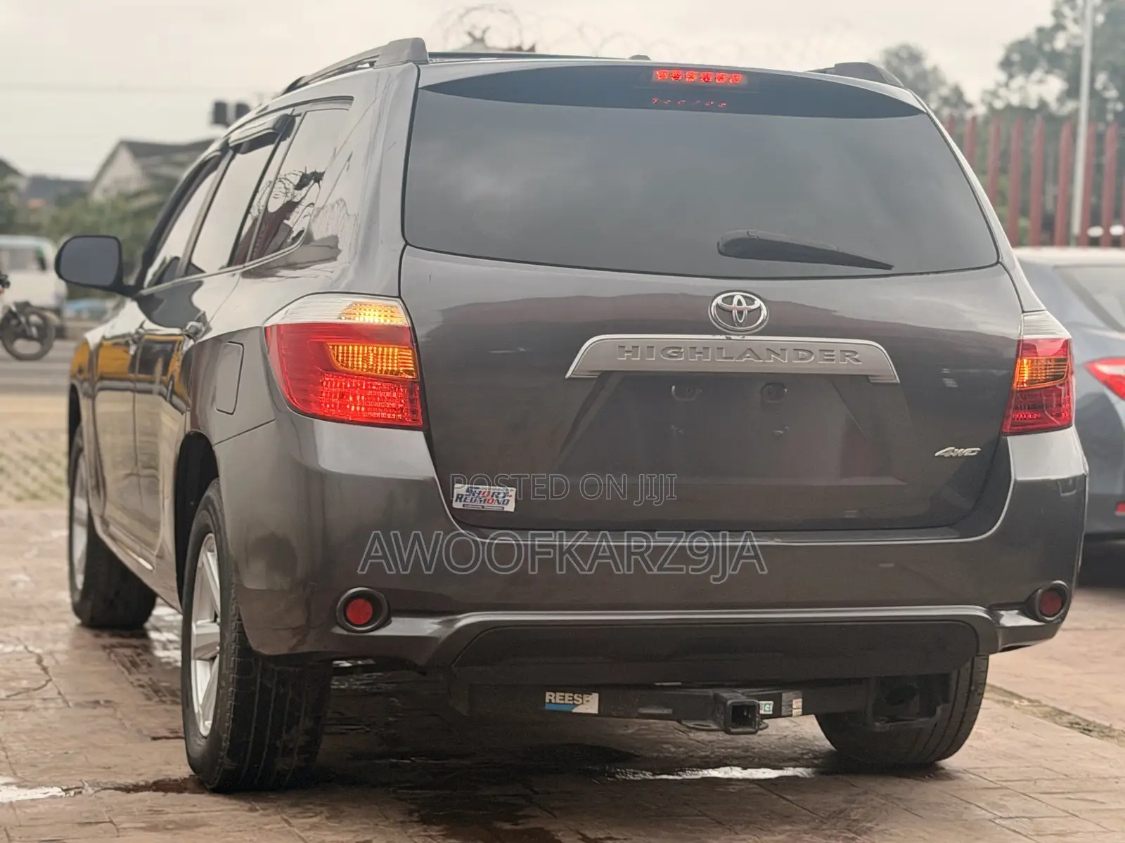 Toyota Highlander Base 2010 Gray