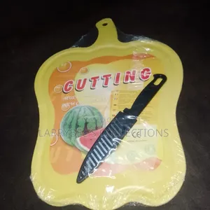 Chopping Board With Knife