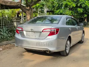 Toyota Camry LE 4dr Sedan (2.5L 4cyl 6A) 2013 Silver
