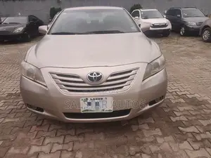 Toyota Camry LE 4dr Sedan (2.4L 4cyl 5A) 2008 Gold