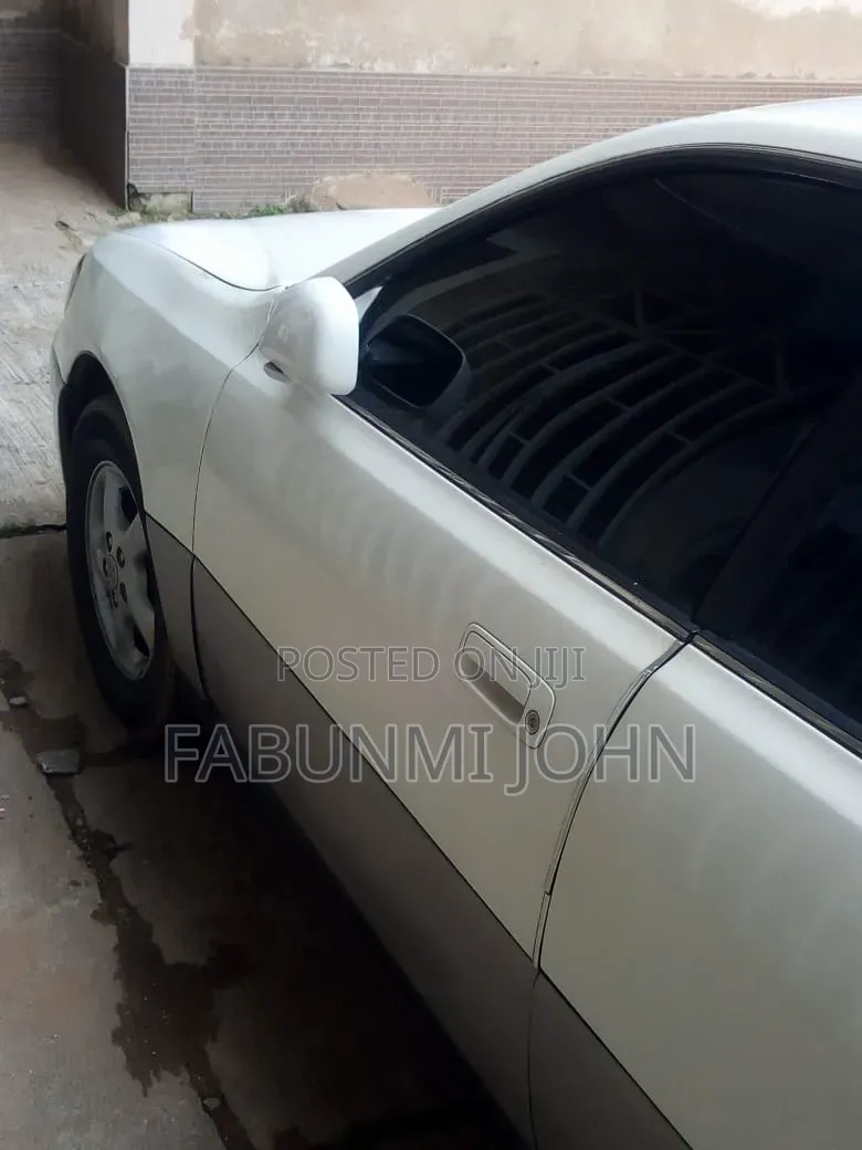 Lexus ES 300 2002 White