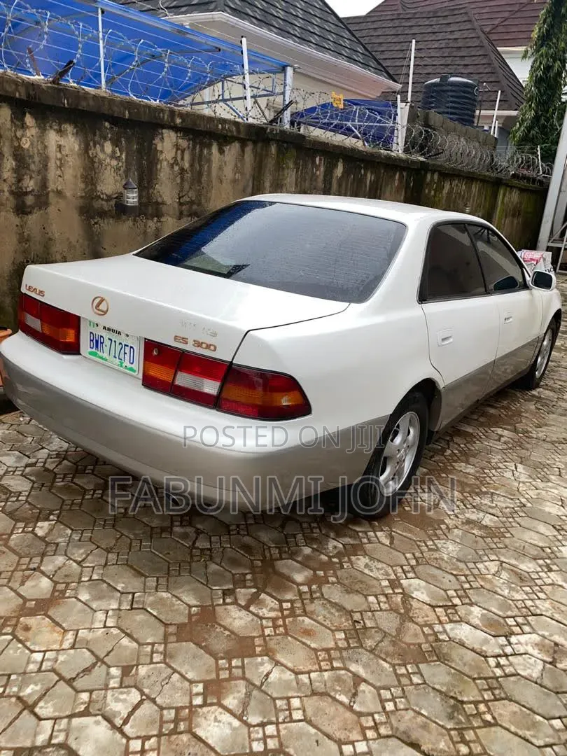 Lexus ES 300 2002 White