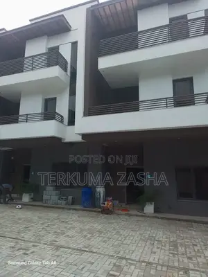 4bdrm Townhouse/Terrace in Mabushi for sale