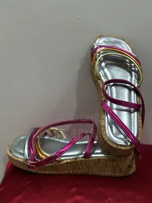 Trendy Metallic Strappy Platform / Flatform Sandals
